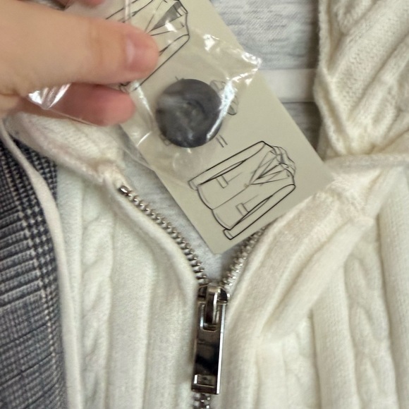 Gray Tahari Plaid Women's Blazer with White Hoodie/sweater - Picture 3 of 8